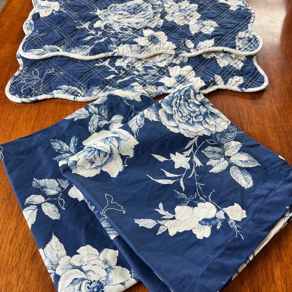 Williams Sonoma Blue and White Floral Table Linens​